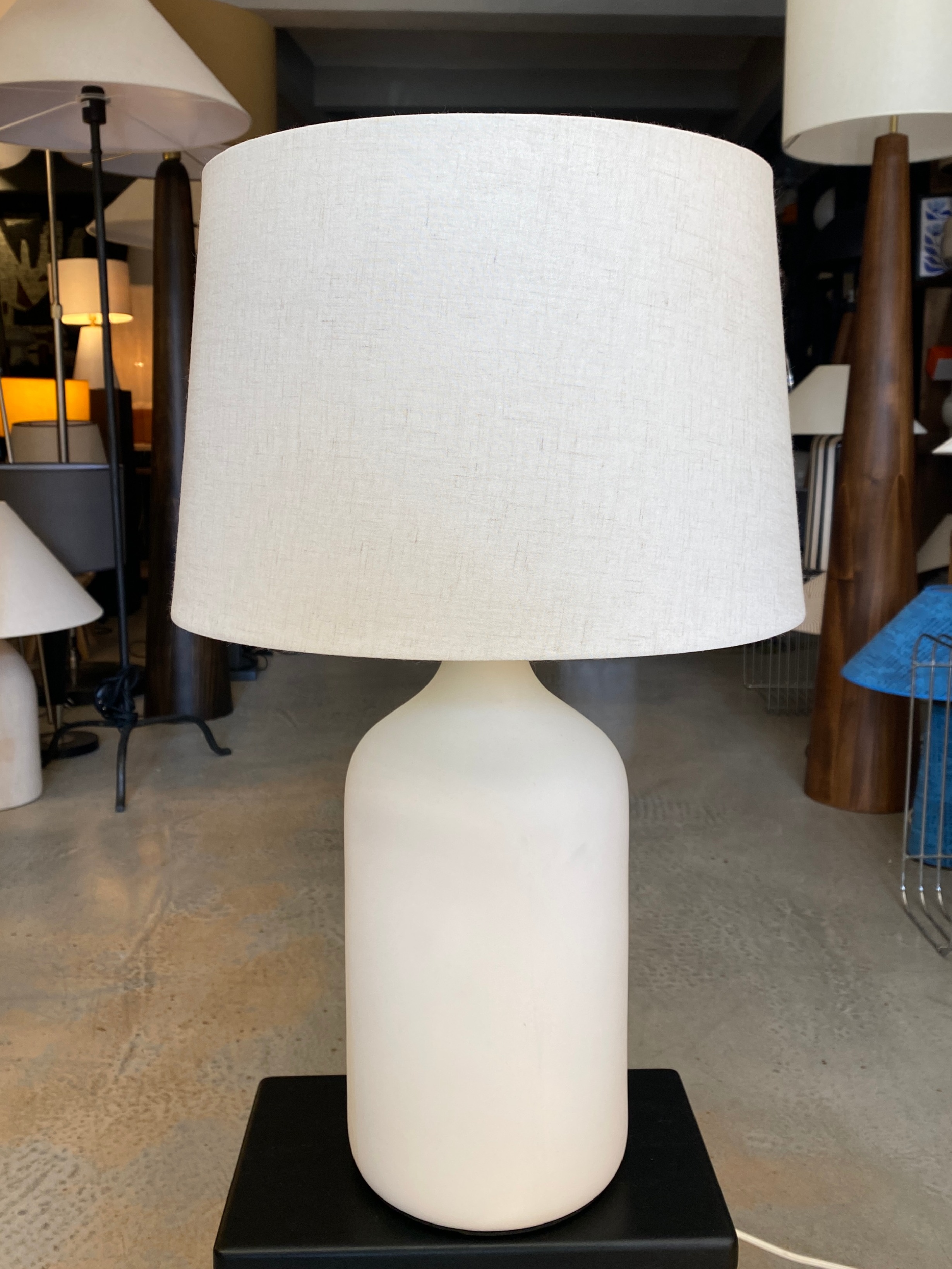 BEYAZ SERAMİK TABANLI ABAJUR