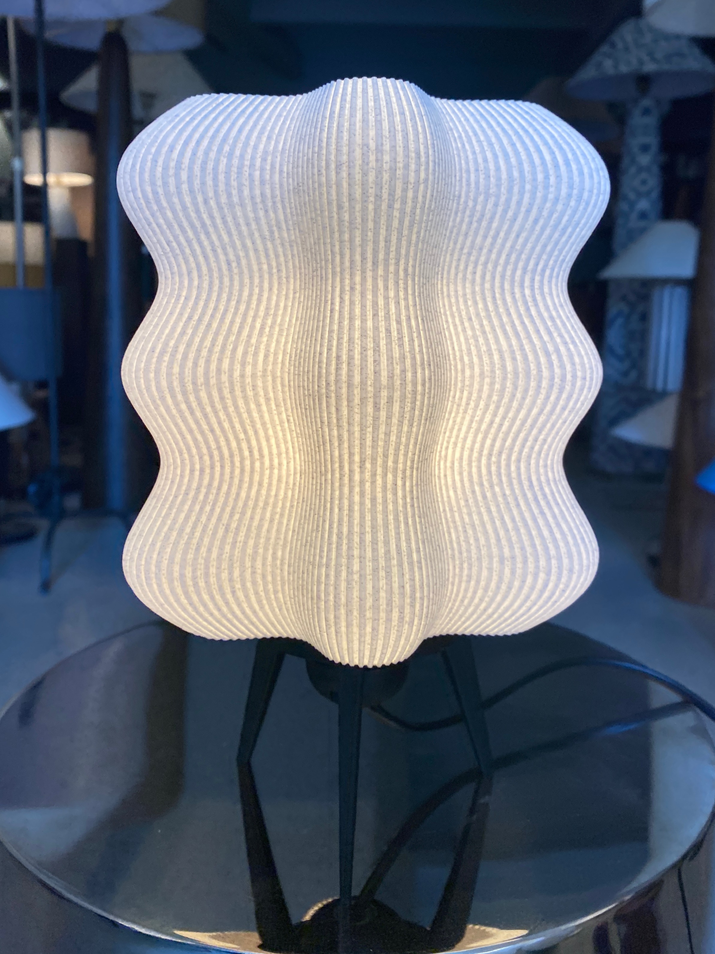 Mcy Dekor Modern Kıvrımlı Ayaklı Abajur - 3D