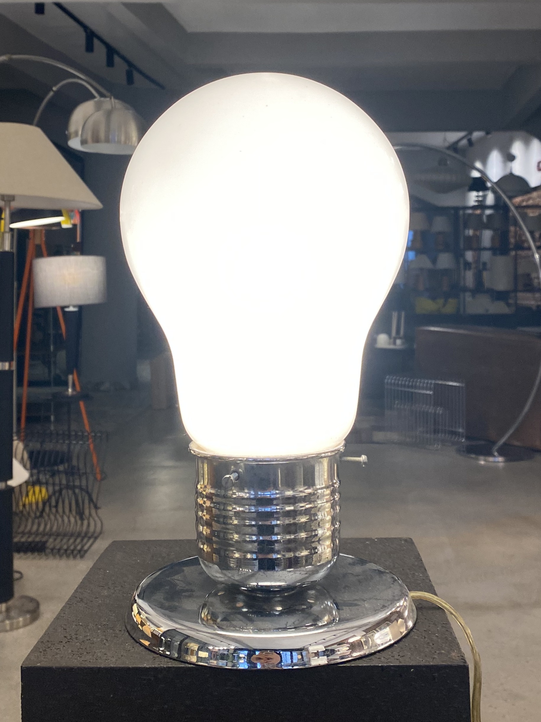 AMPUL ŞEKLİNDE OPAL ABAJUR