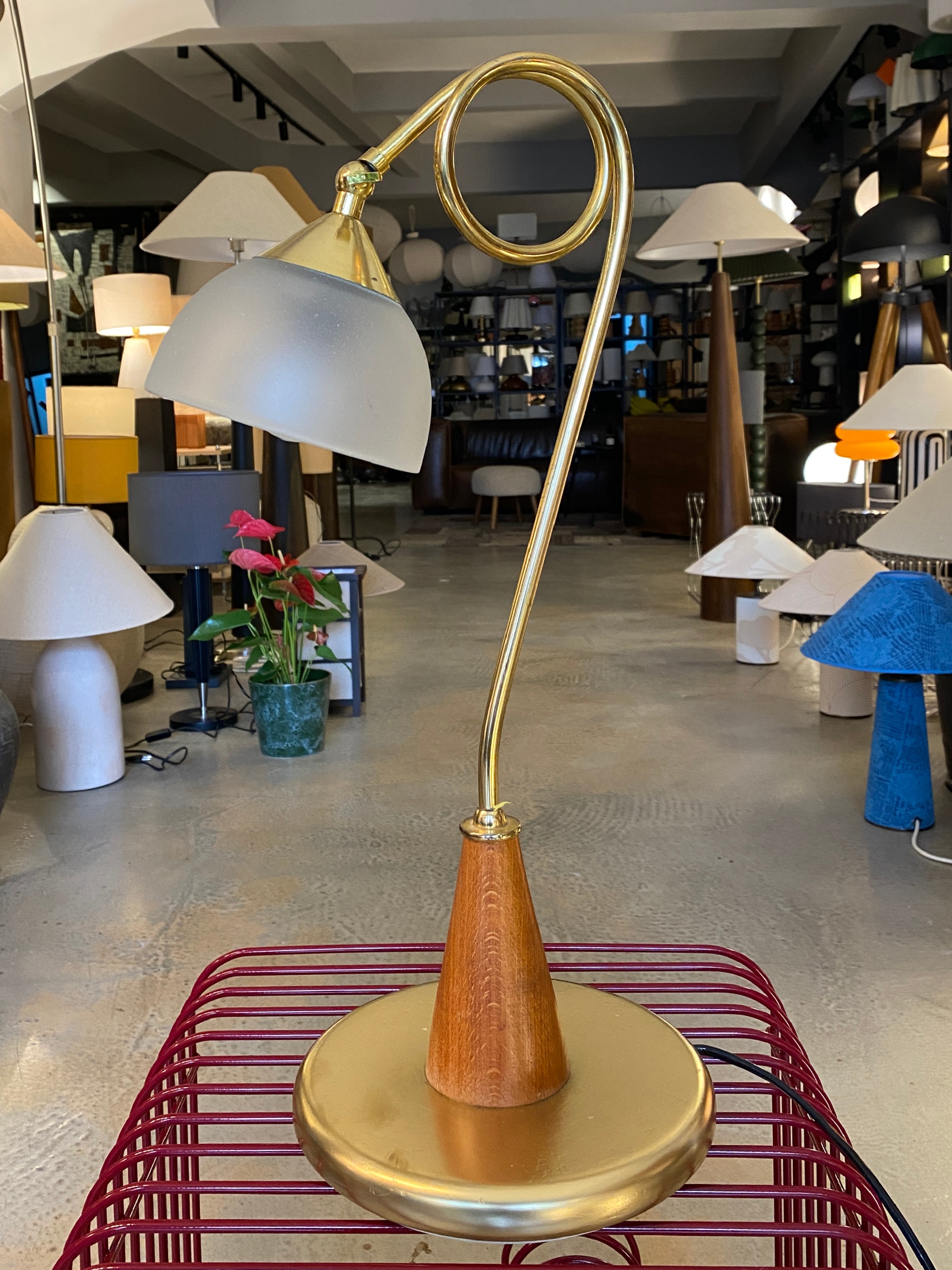 AHŞAP PİRİNÇ MASA LAMBASI