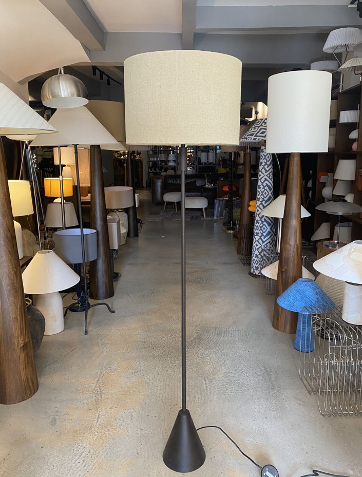 METAL AYAKLI LAMBADER