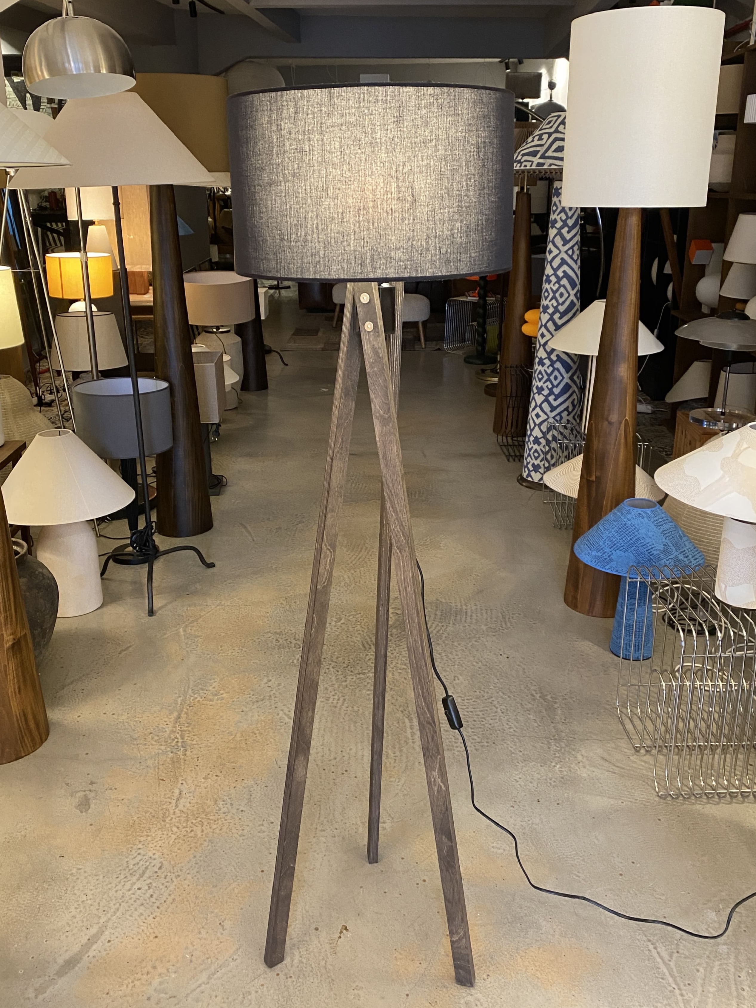 Bella Ahşap Lambader Krem-Ceviz