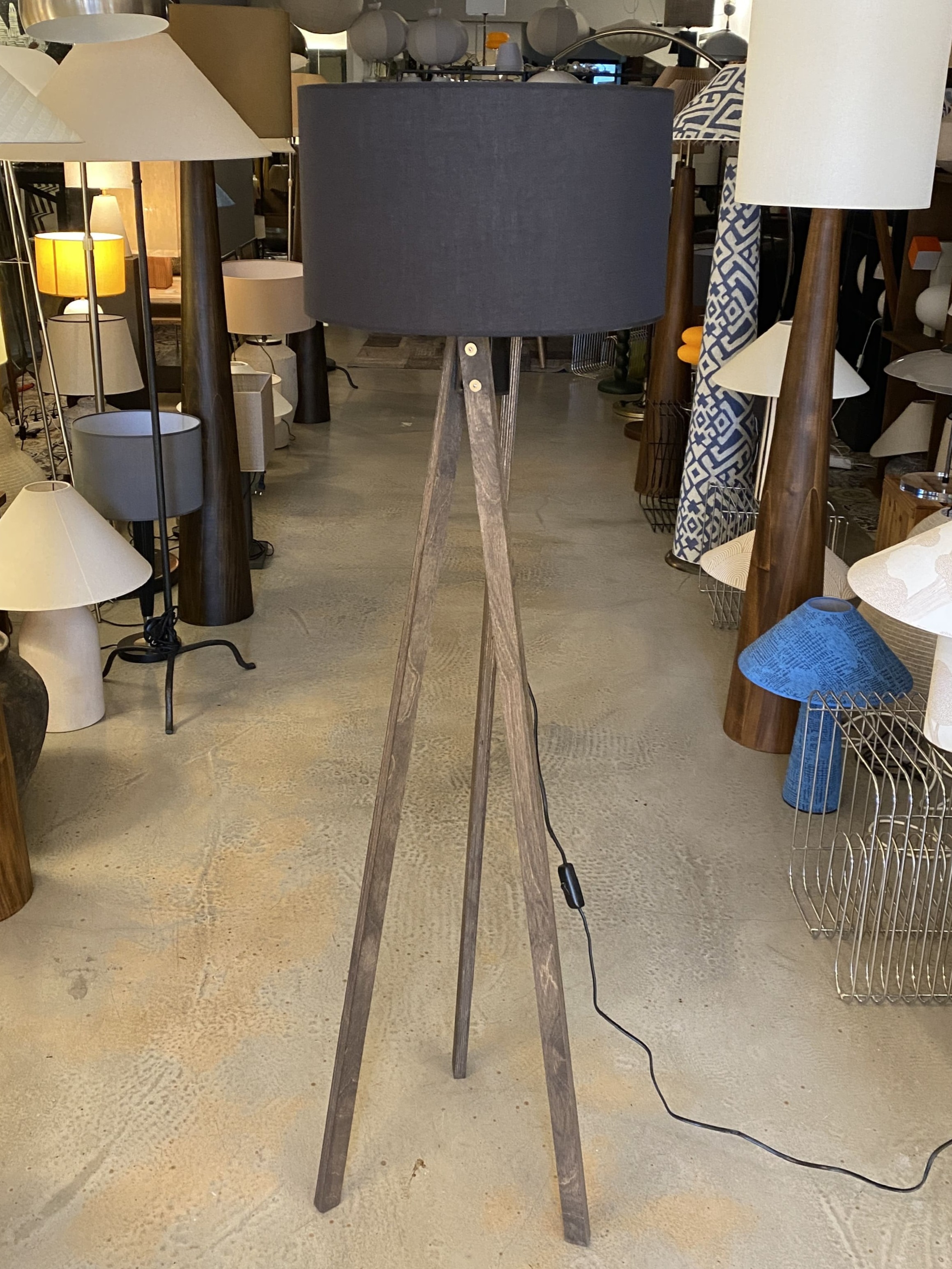 Bella Ahşap Lambader Krem-Ceviz