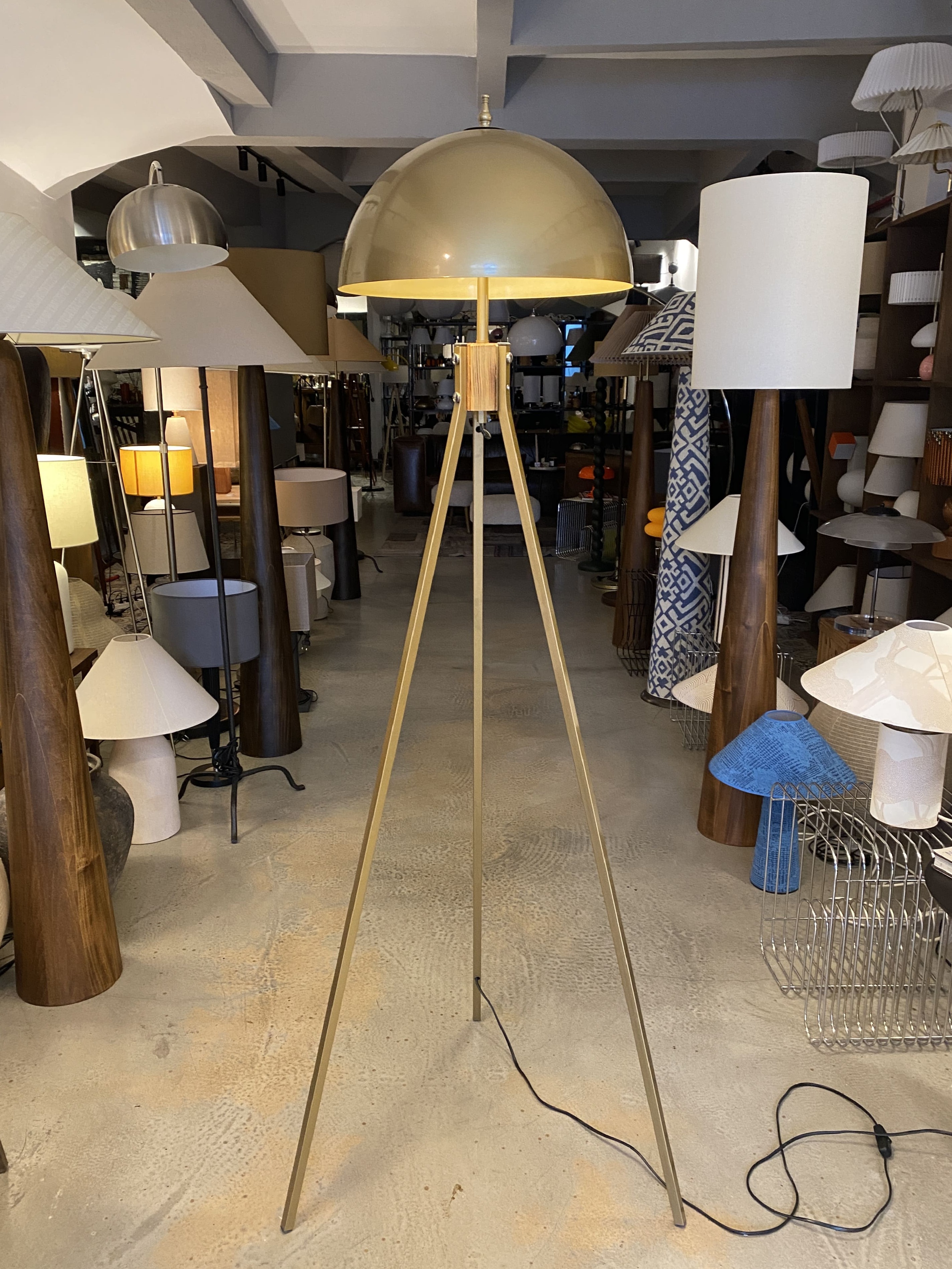 Tess Tripod Lambader Eskitme