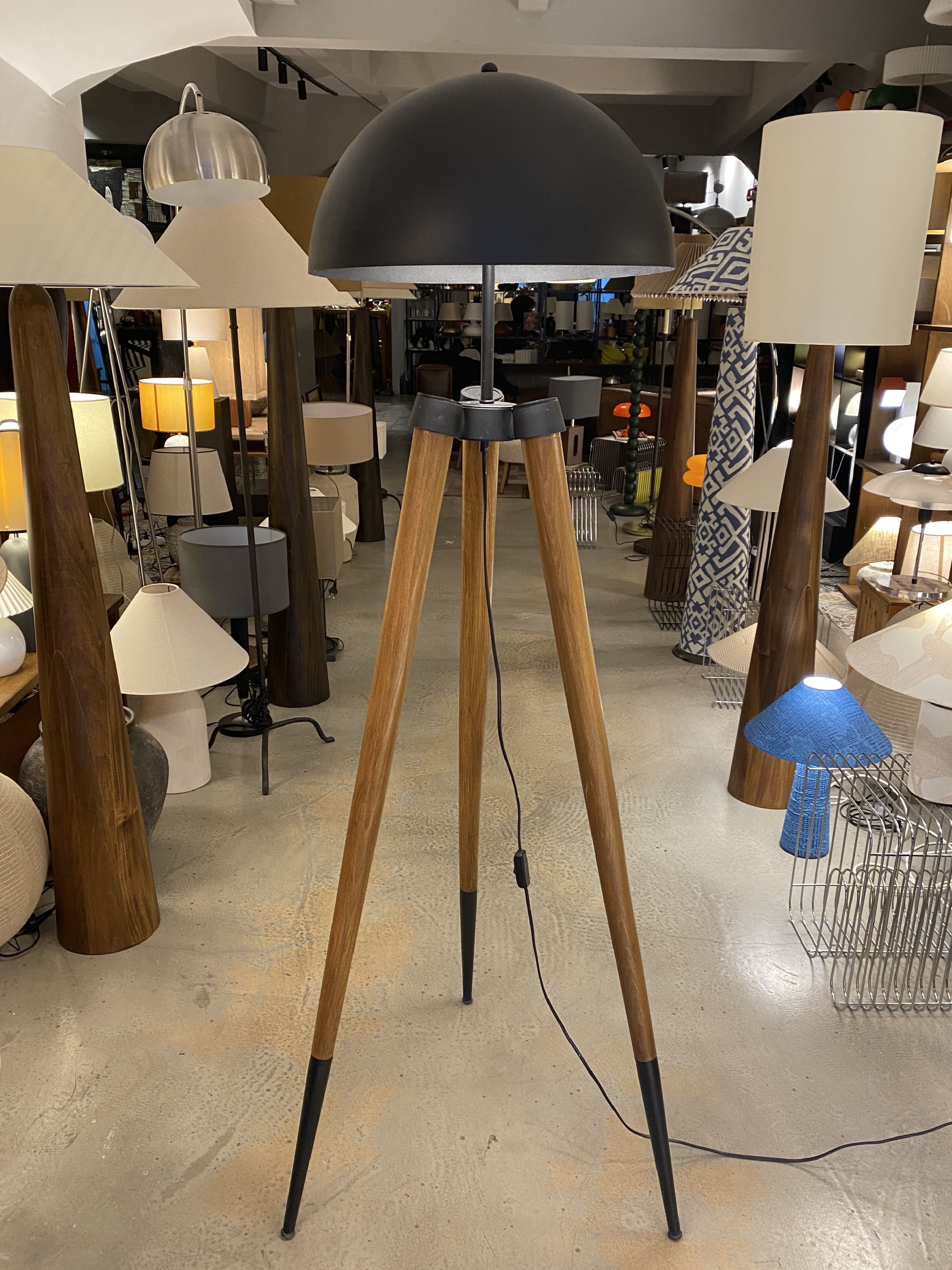 3 AYAKLI METAL KAFALİ LAMBADER