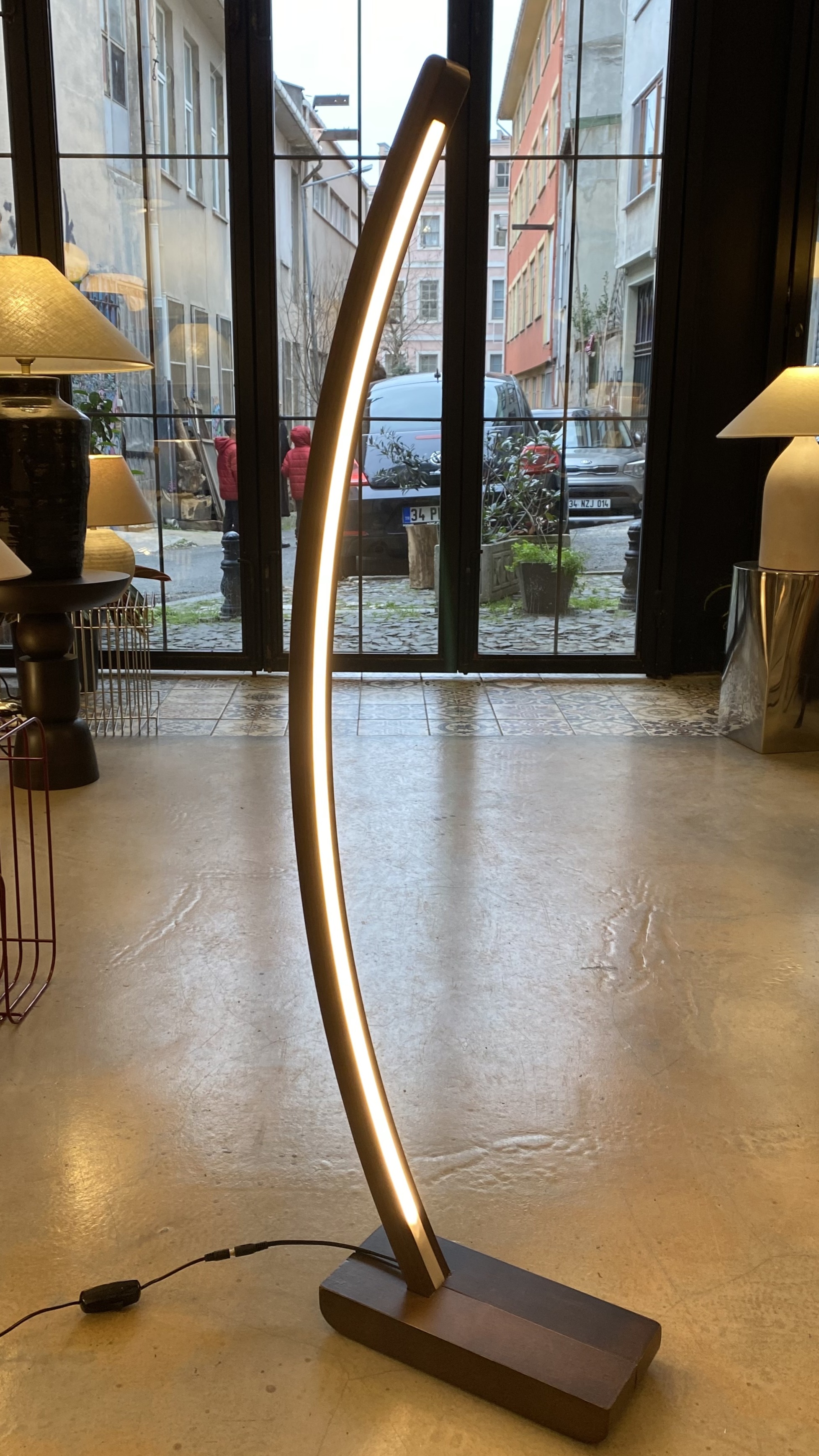 AHŞAP GÖVDELİ LED LAMBADER