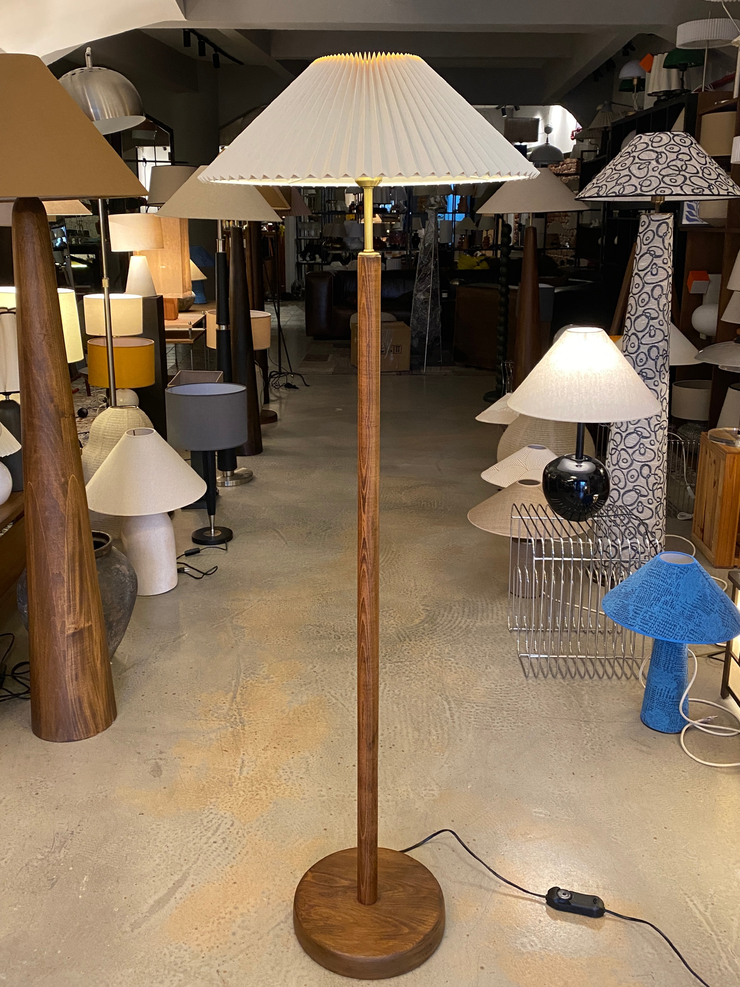 DÜZ BORU AHŞAP AYAK LAMBADER