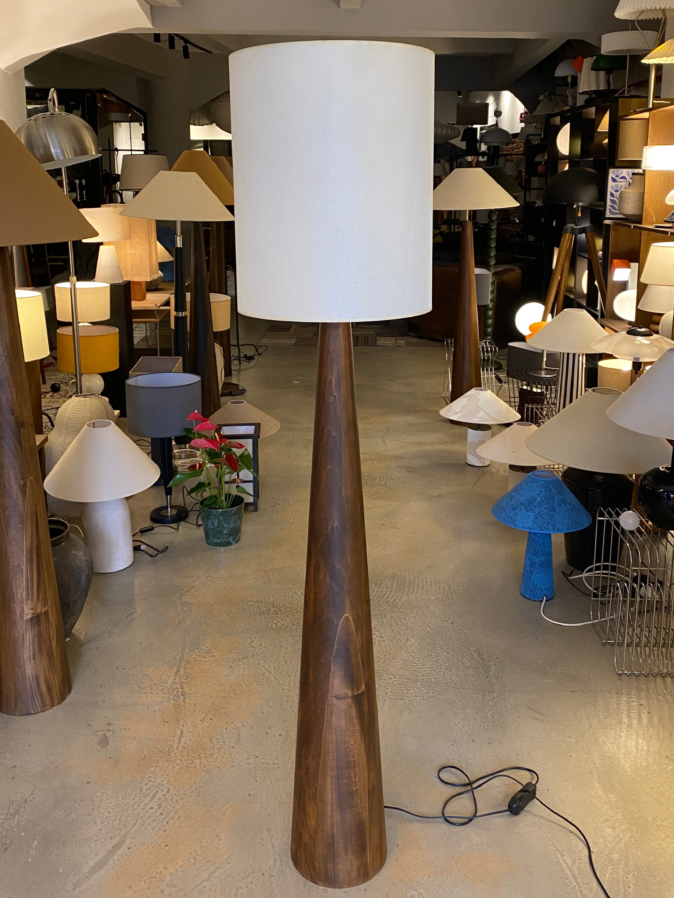 AÇILI KONİK AHŞAP AYAK LAMBADER