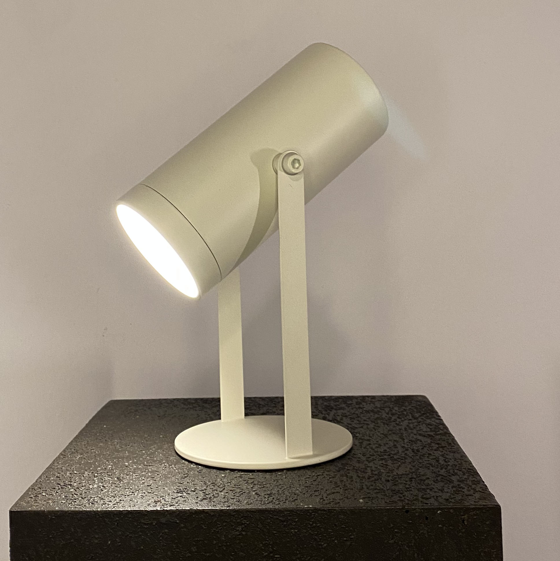 LAMBA | USB ŞARJLI SPOT MASA LAMBASI