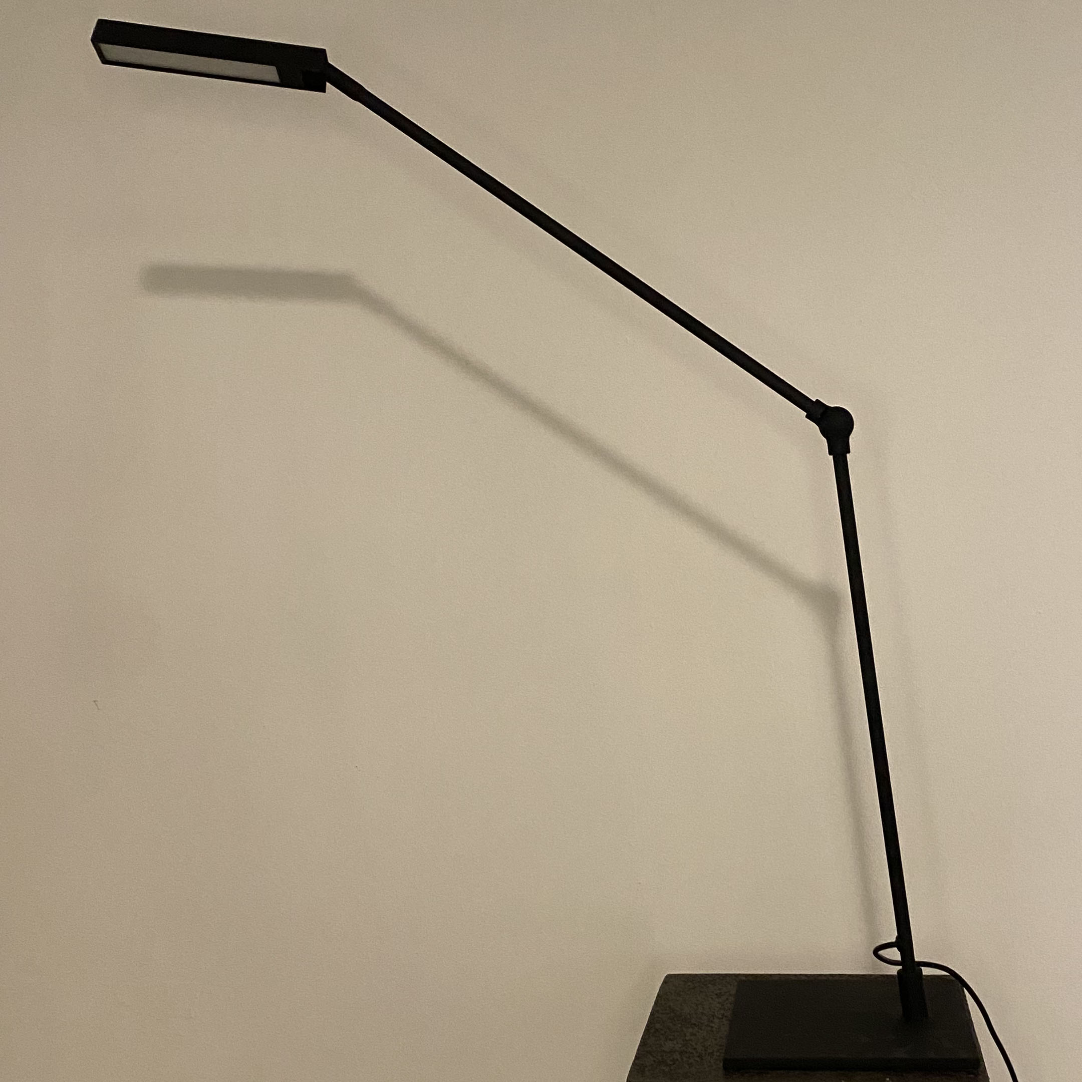 LED METAL MASA LAMBASI