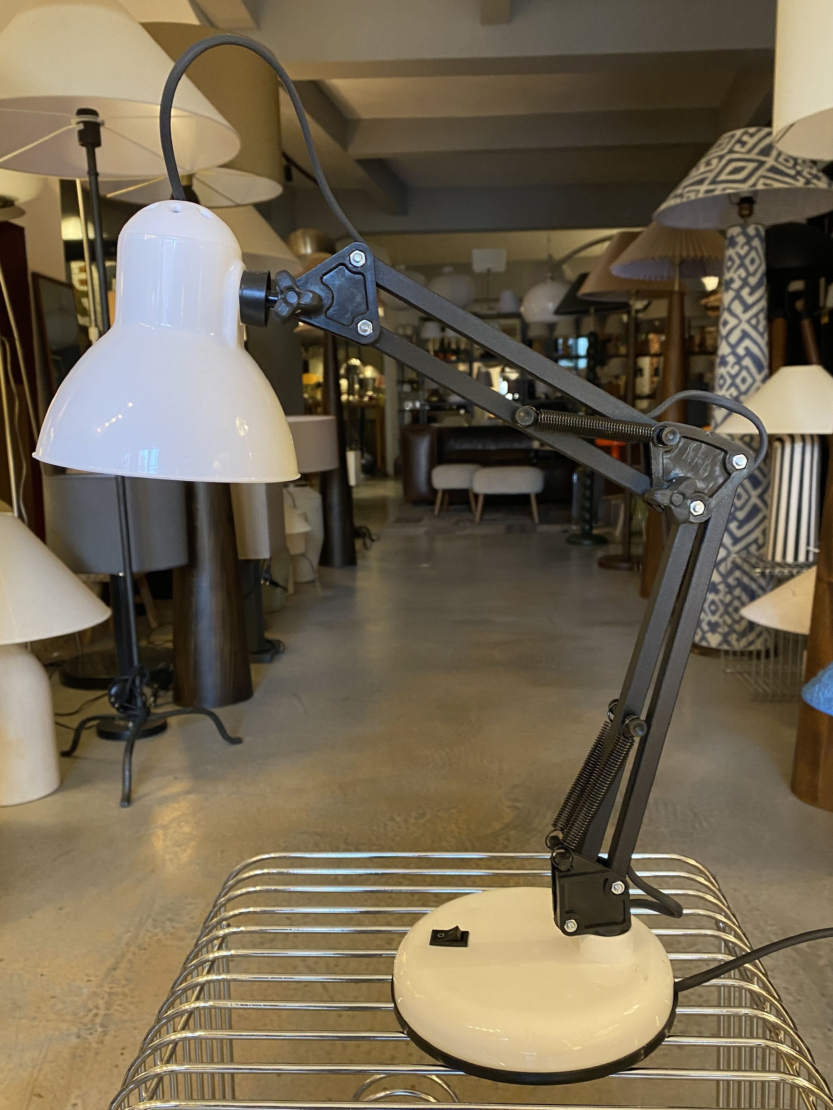 Orret Home Akrobat Tertial Masa Lambası – 360° Hareketli Oynar Başlıklı Metal Gövde, Masa Üstü Çalışma ve Kitap Okuma Lambası